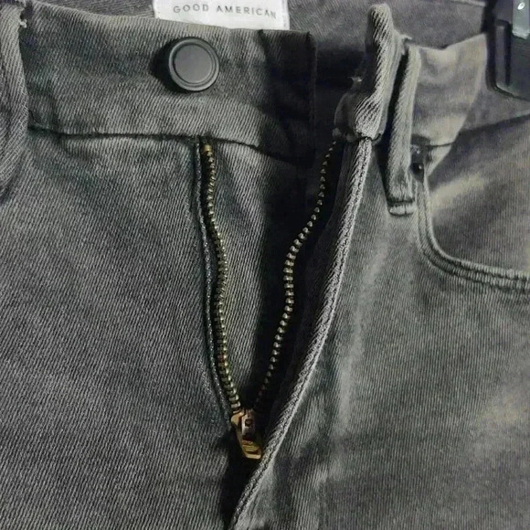 GOOD AMERICAN Grey Wash Mid-rise Stretchy Skinny Jeans Size 2/26 - Picture 15 of 15